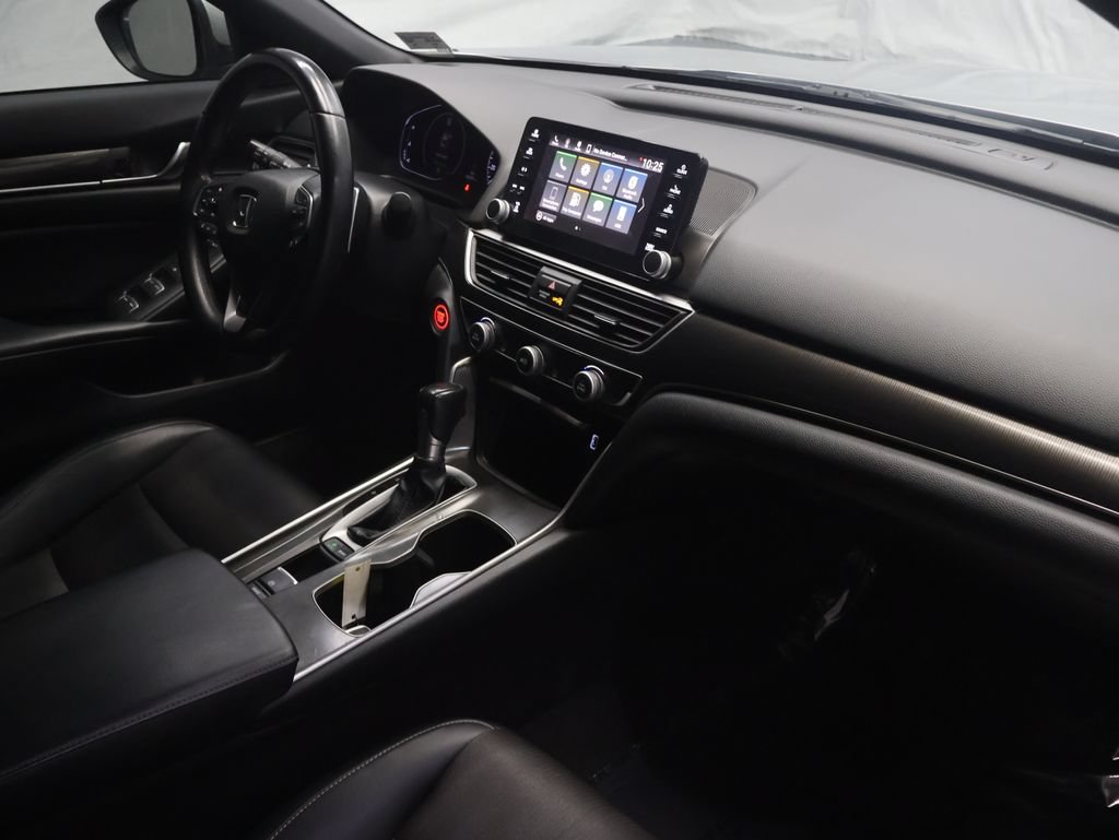 Used 2018 Honda Accord Sport image 10