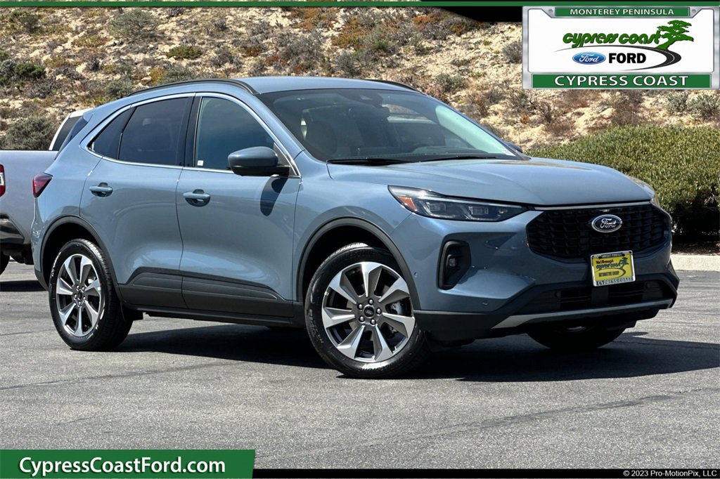 New 2024 Ford Escape Platinum w/ Premium Technology Package