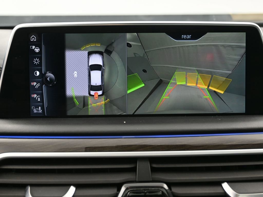 Used 2016 BMW 750i xDrive image 12