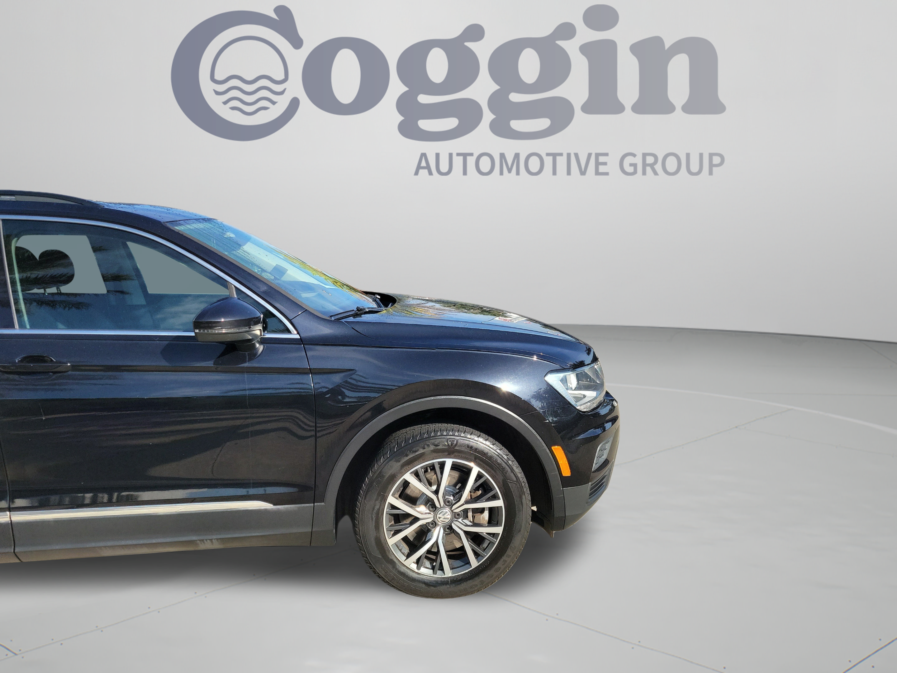 Used 2018 Volkswagen Tiguan SE w/ Panoramic Sunroof Package FWD image 36