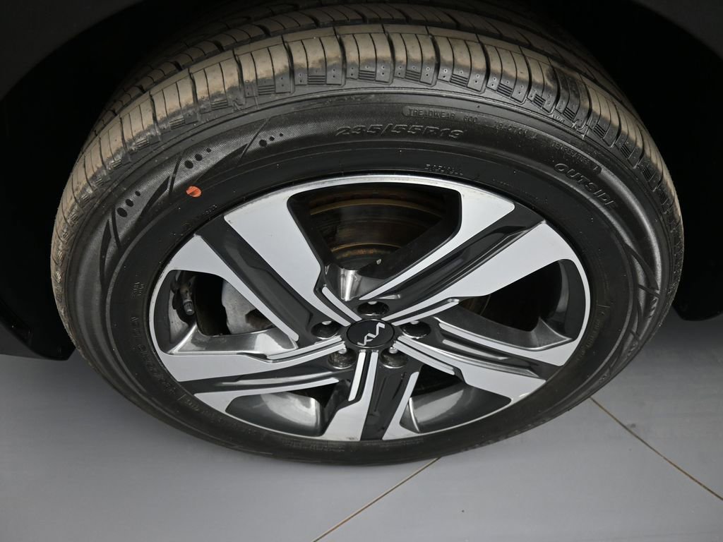 Certified 2023 Kia Sorento EX image 14