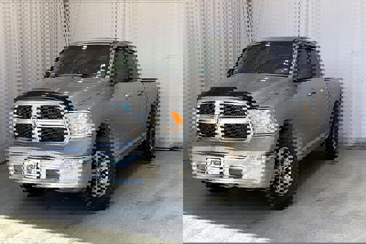 Used 2019 RAM 1500 Classic SLT image 2