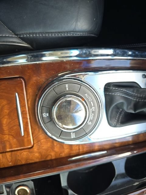 Used 2016 INFINITI QX80 4WD w/ Deluxe Technology Package image 11