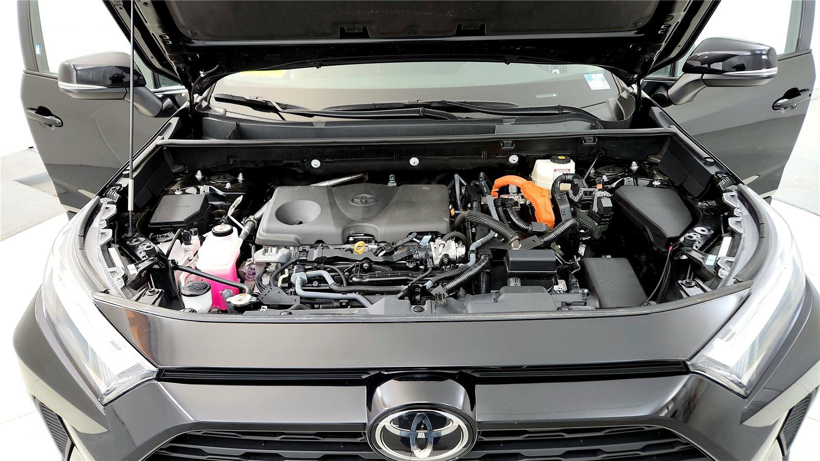 Certified 2025 Toyota RAV4 XLE image 34