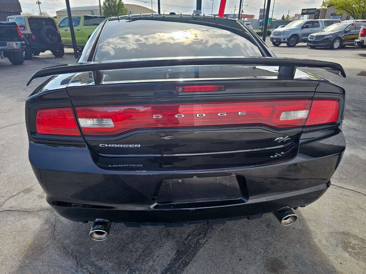 Used 2014 Dodge Charger R/T RWD image 4