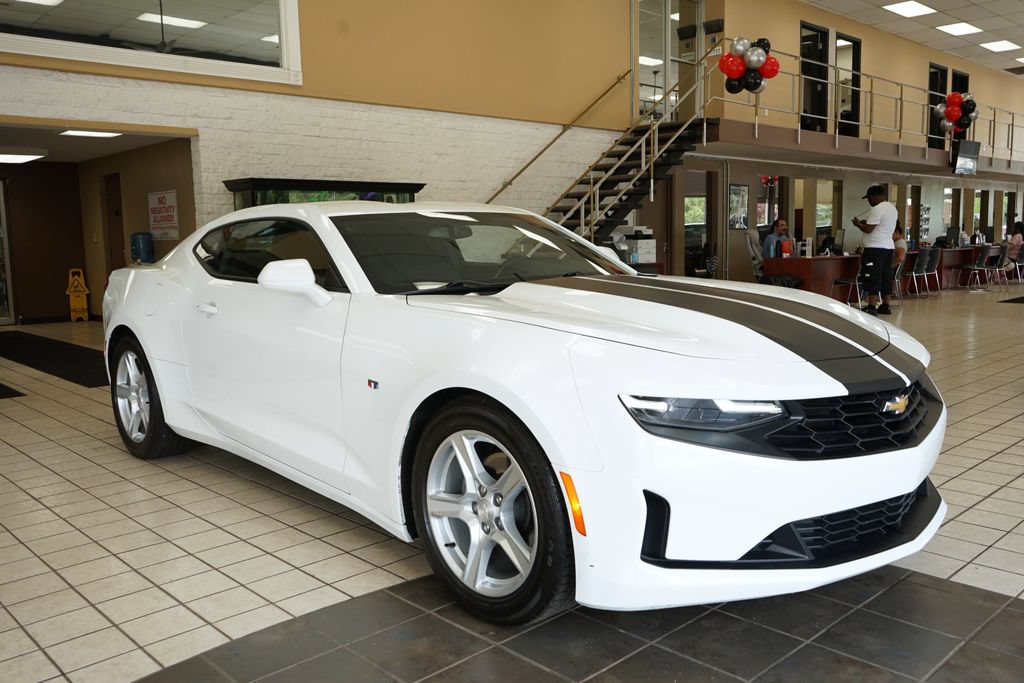 Used 2023 Chevrolet Camaro LT RWD image 17