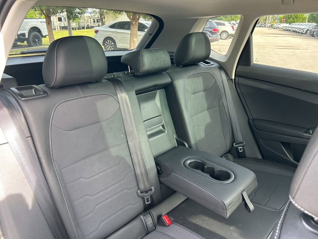 Certified 2025 Volkswagen Taos SE image 48