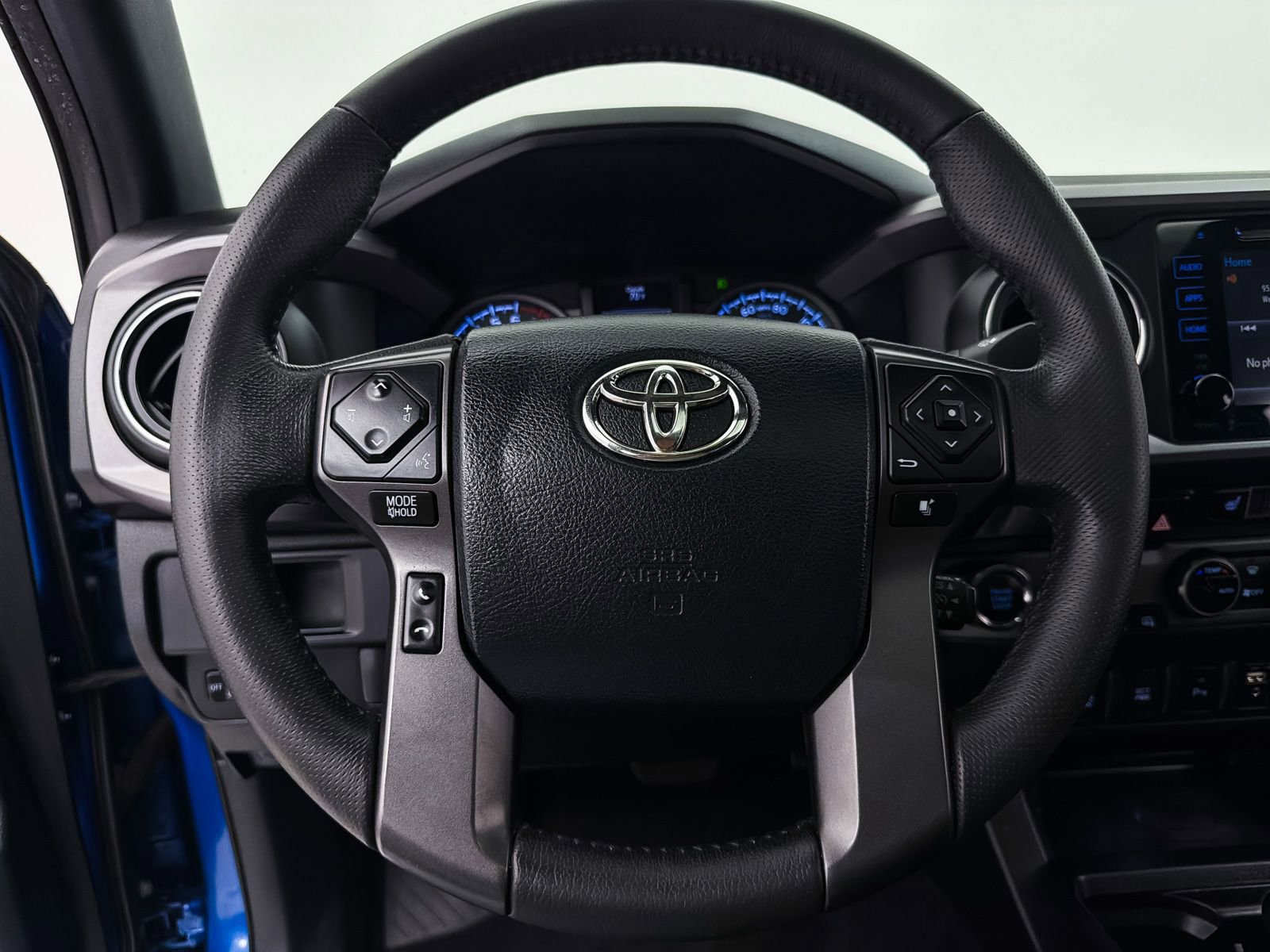 Used 2016 Toyota Tacoma TRD Sport image 5