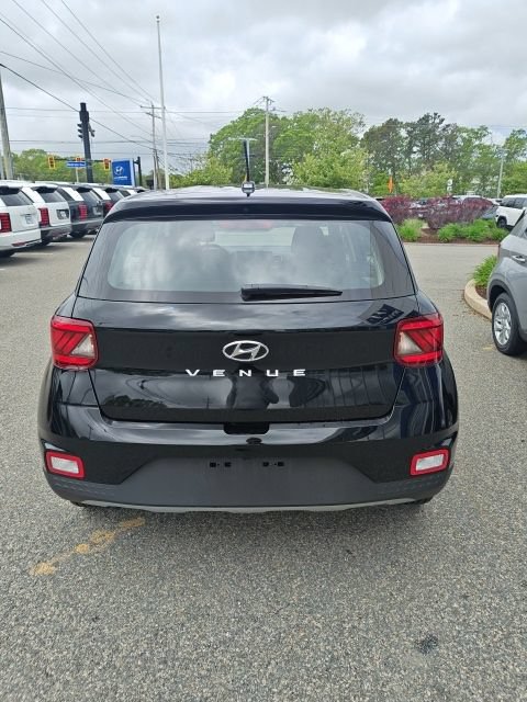 Certified 2026 Hyundai Venue SE FWD image 8