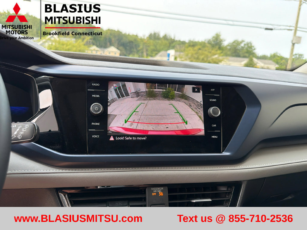 Used 2024 Volkswagen Taos SE w/ Panoramic Sunroof Package AWD/4WD image 24