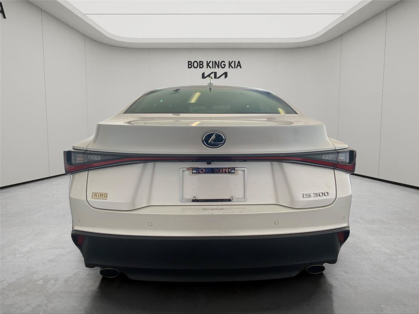 Used 2024 Lexus IS 300 w/ Comfort Package RWD image 4