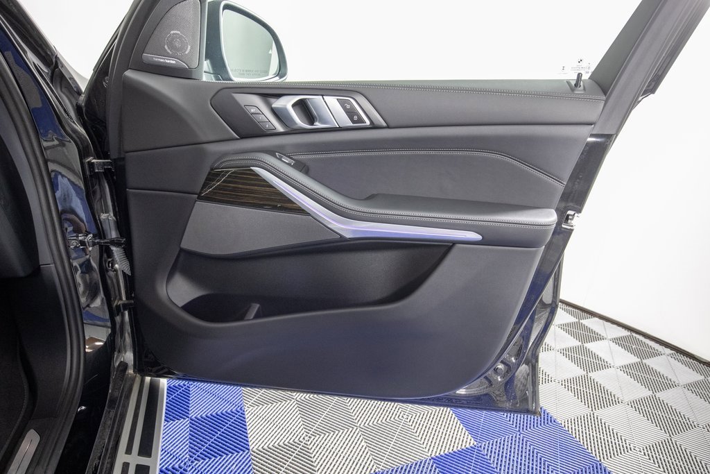 Used 2024 BMW X7 xDrive40i image 17