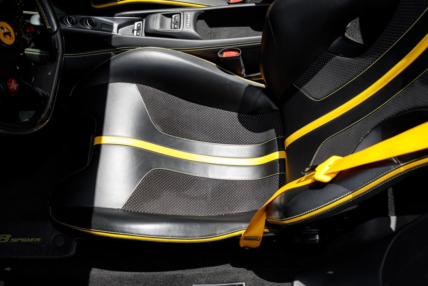 Used 2022 Ferrari F8 Tributo RWD image 45