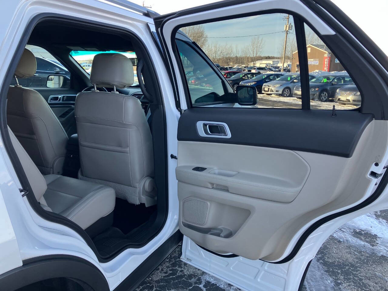 Used 2013 Ford Explorer XLT image 15