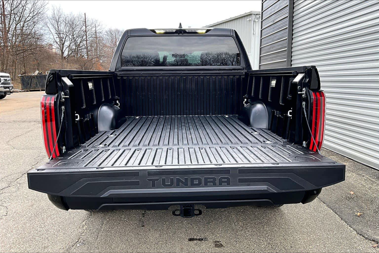 Used 2024 Toyota Tundra Limited AWD/4WD image 31