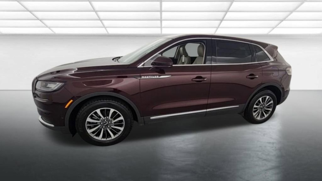 Used 2022 Lincoln Nautilus Reserve image 3