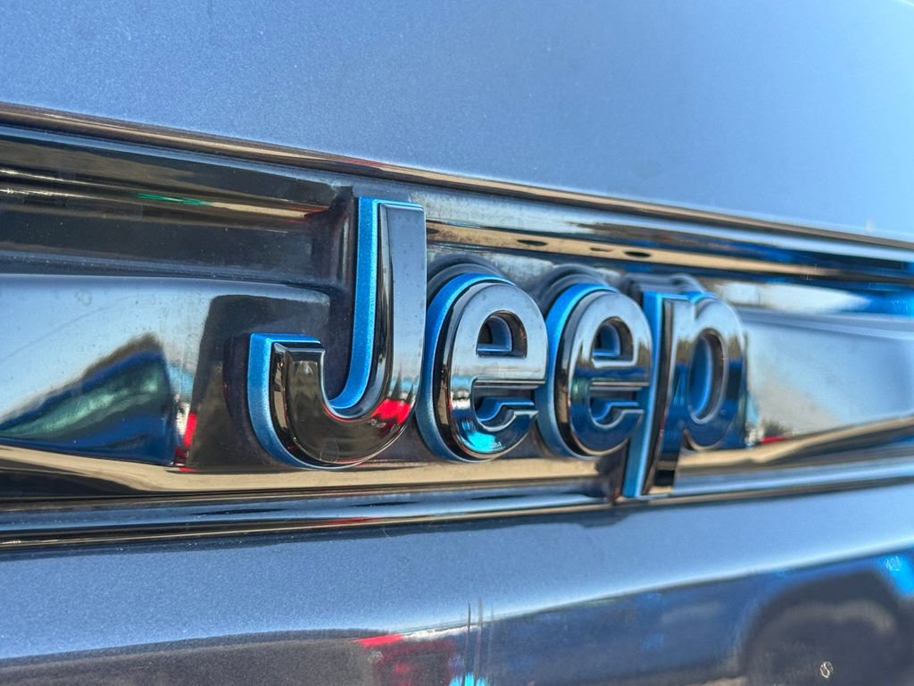 Certified 2022 Jeep Grand Cherokee Trailhawk w/ Luxury Tech Group III AWD/4WD image 20