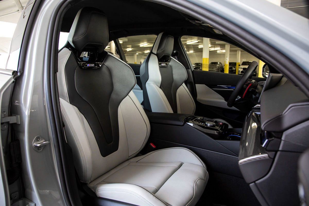 New 2026 BMW M5 w/ Carbon Package image 39