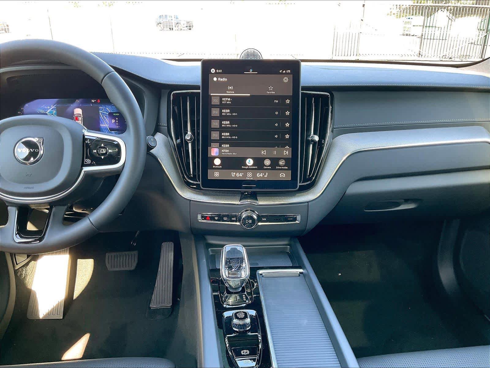 New 2026 Volvo XC60 T8 Ultra w/ Climate Package AWD/4WD image 9