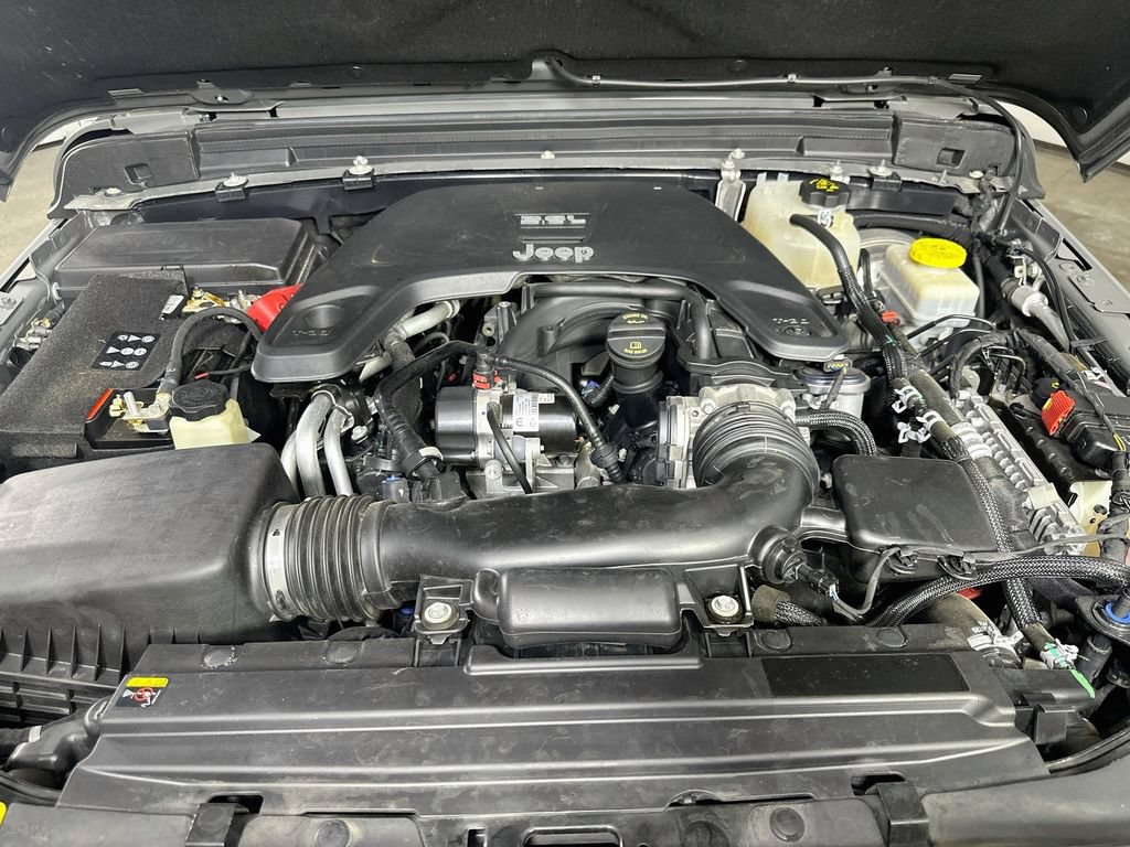 Used 2021 Jeep Wrangler Unlimited Sahara AWD/4WD image 10