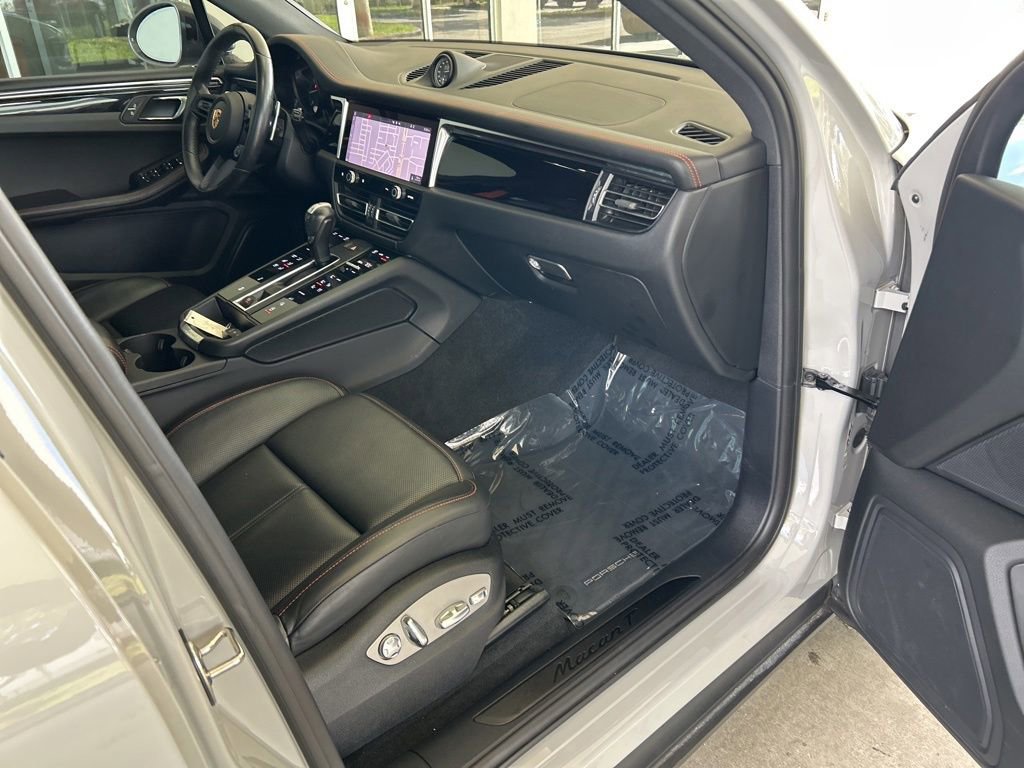 Used 2023 Porsche Macan Turbo AWD/4WD image 26