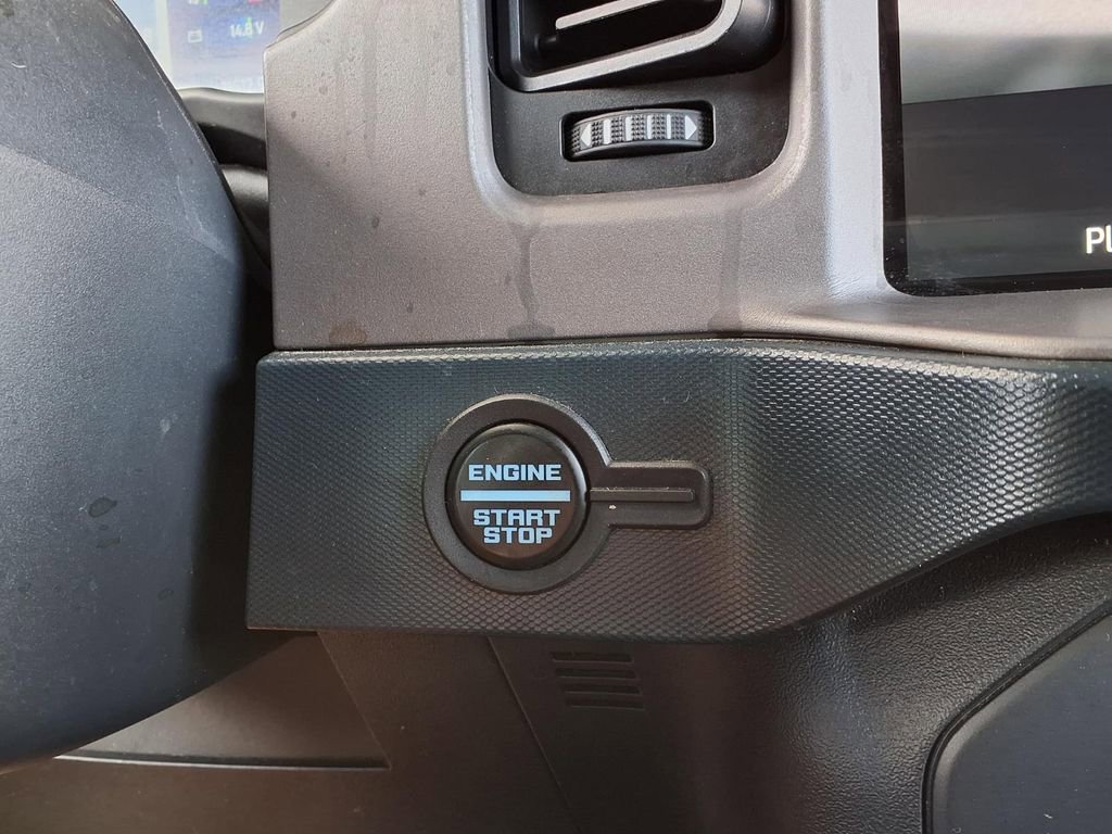 Used 2023 Ford Bronco Outer Banks image 31