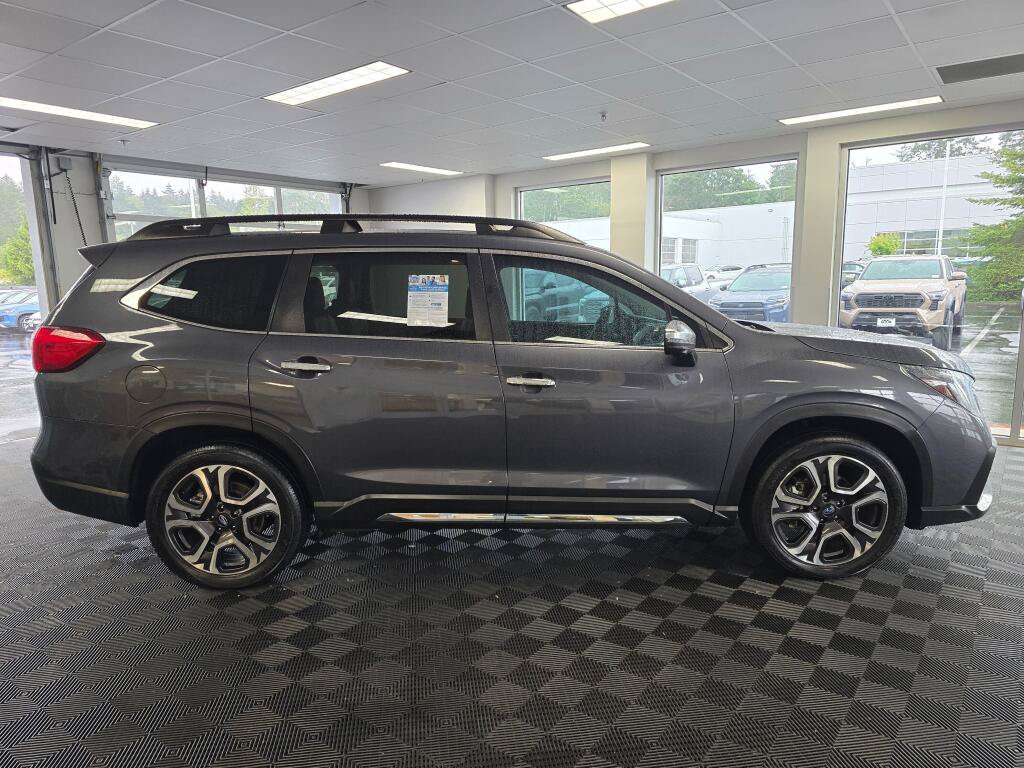 Used 2023 Subaru Ascent Touring AWD/4WD image 2