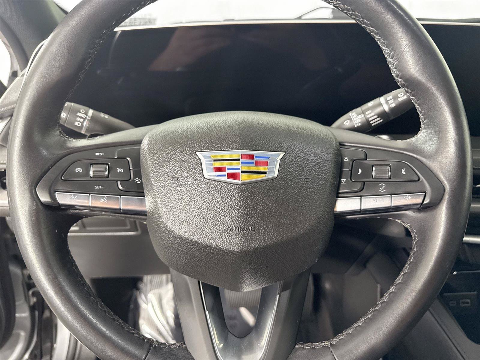 Used 2025 Cadillac XT4 Premium Luxury FWD image 16