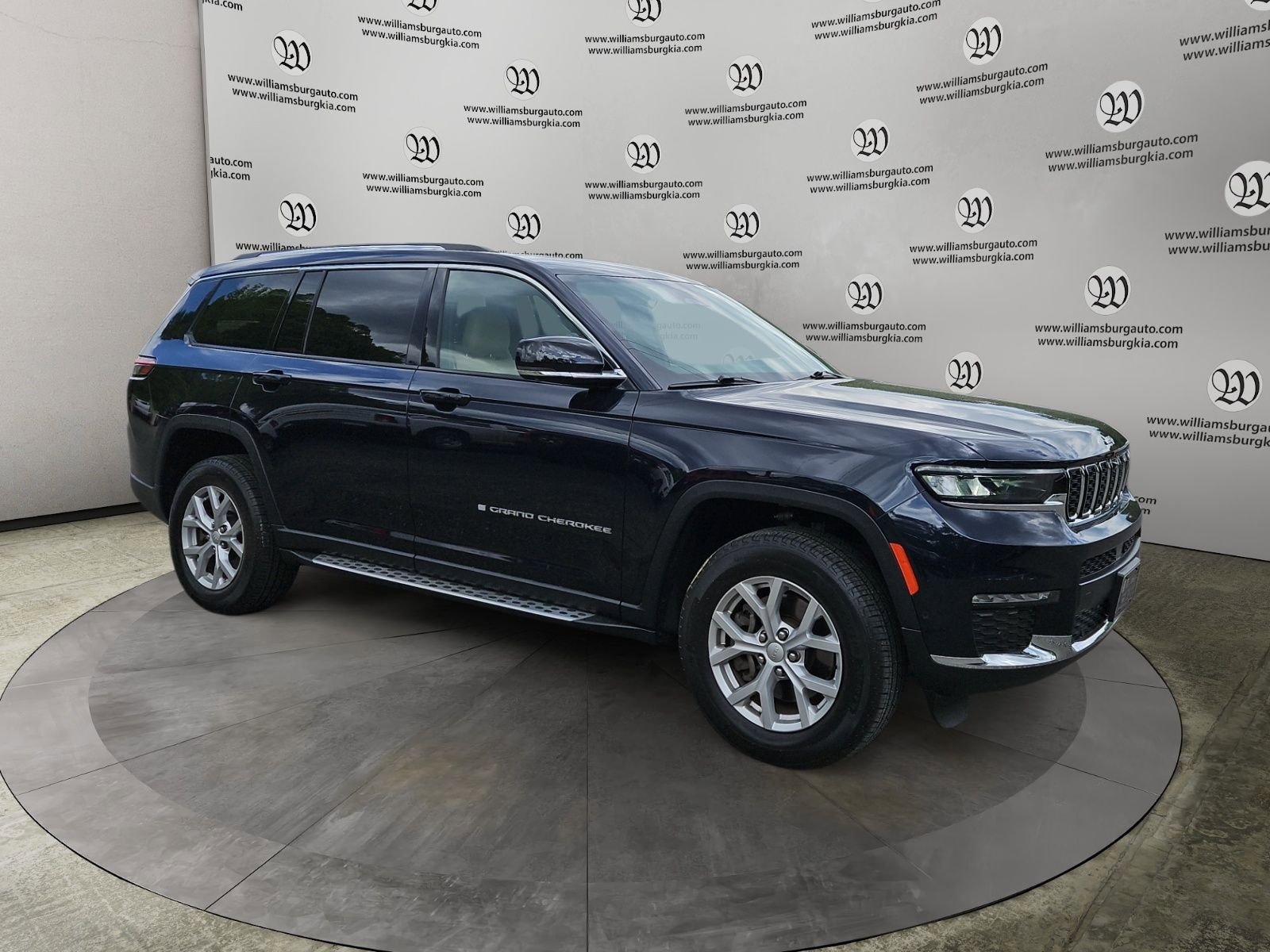 Used 2023 Jeep Grand Cherokee L Limited w/ Luxury Tech Group II AWD/4WD image 7