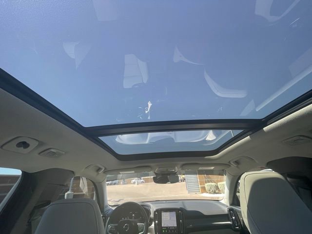 Used 2026 Volvo XC40 B5 Ultra w/ Climate Package image 18