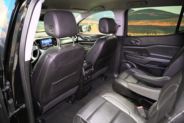Used 2023 GMC Acadia SLT image 46