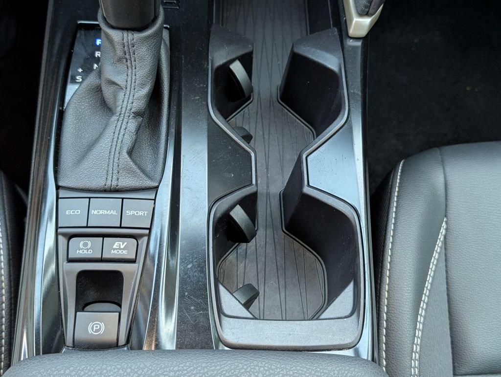 Used 2025 Toyota Camry SE FWD image 10