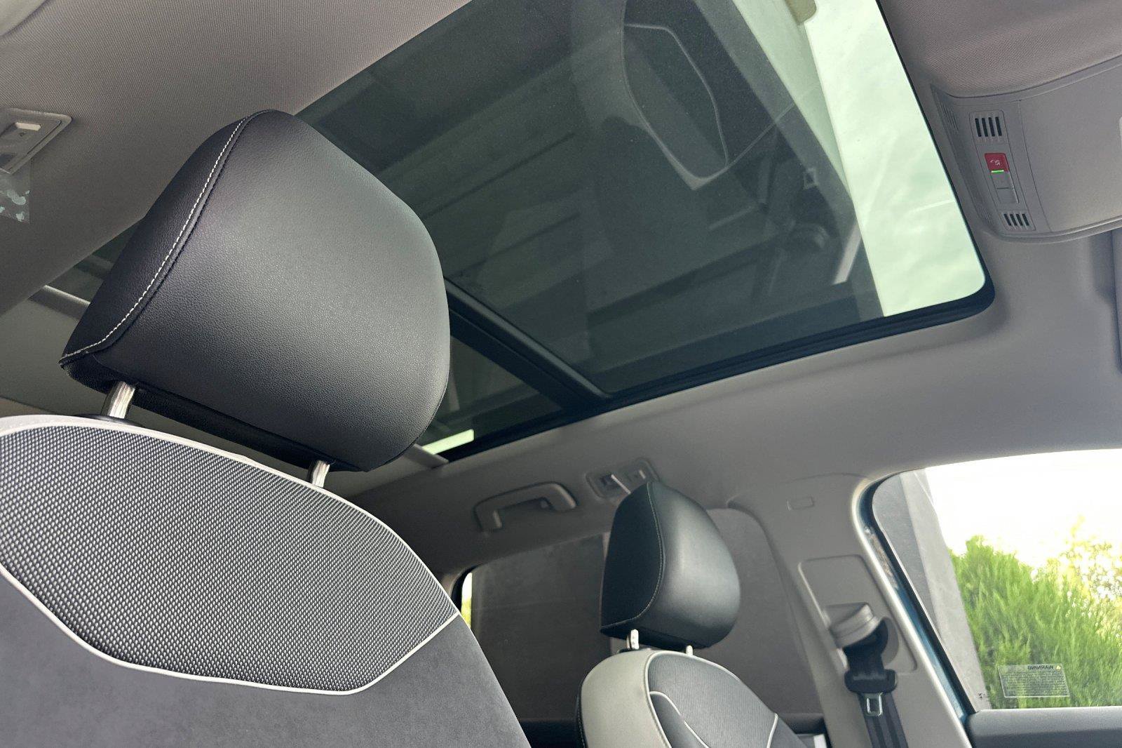 New 2026 Volkswagen Taos SE FWD image 17