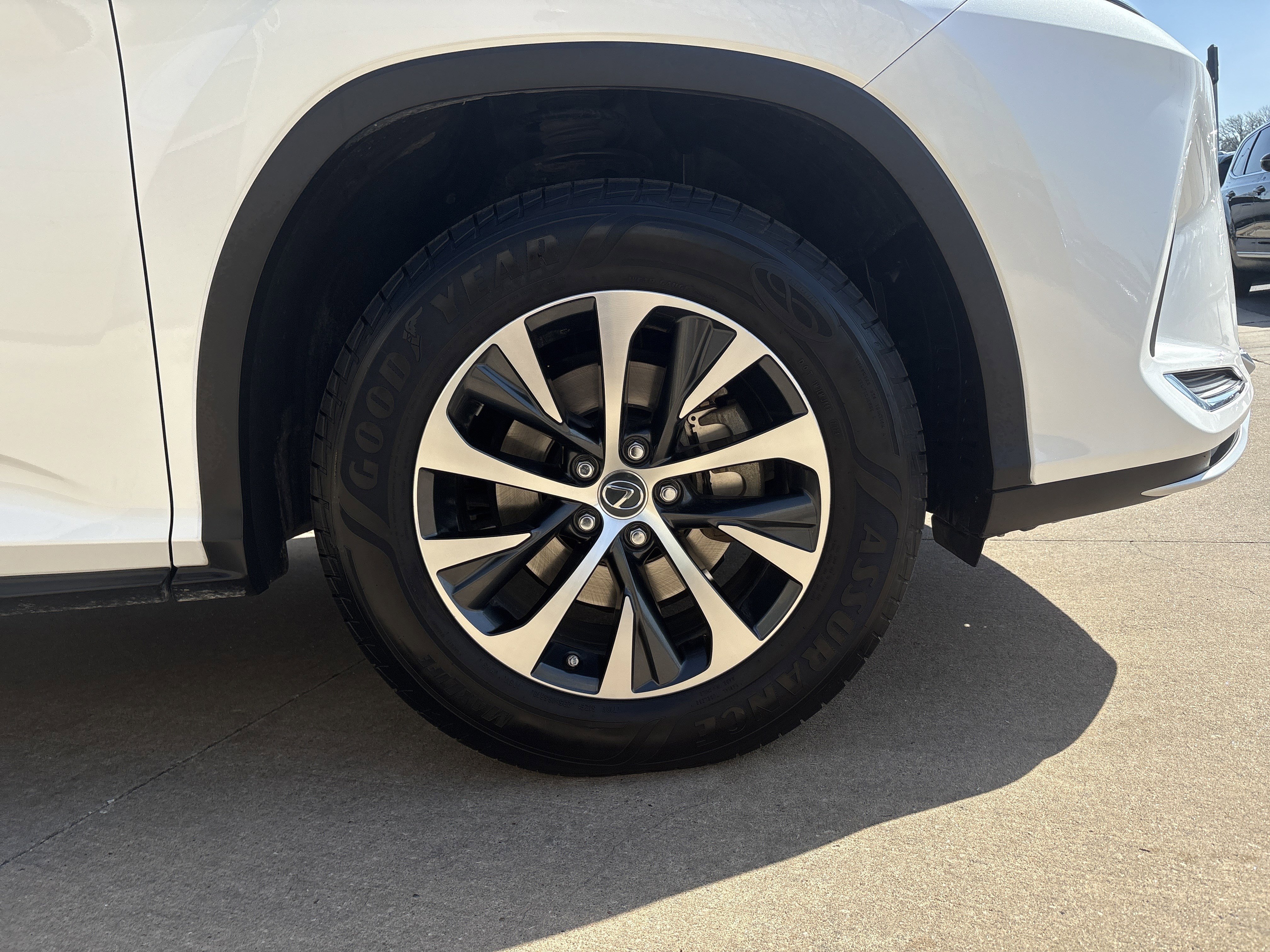 Used 2021 Lexus RX 350L Premium w/ Premium Package image 13
