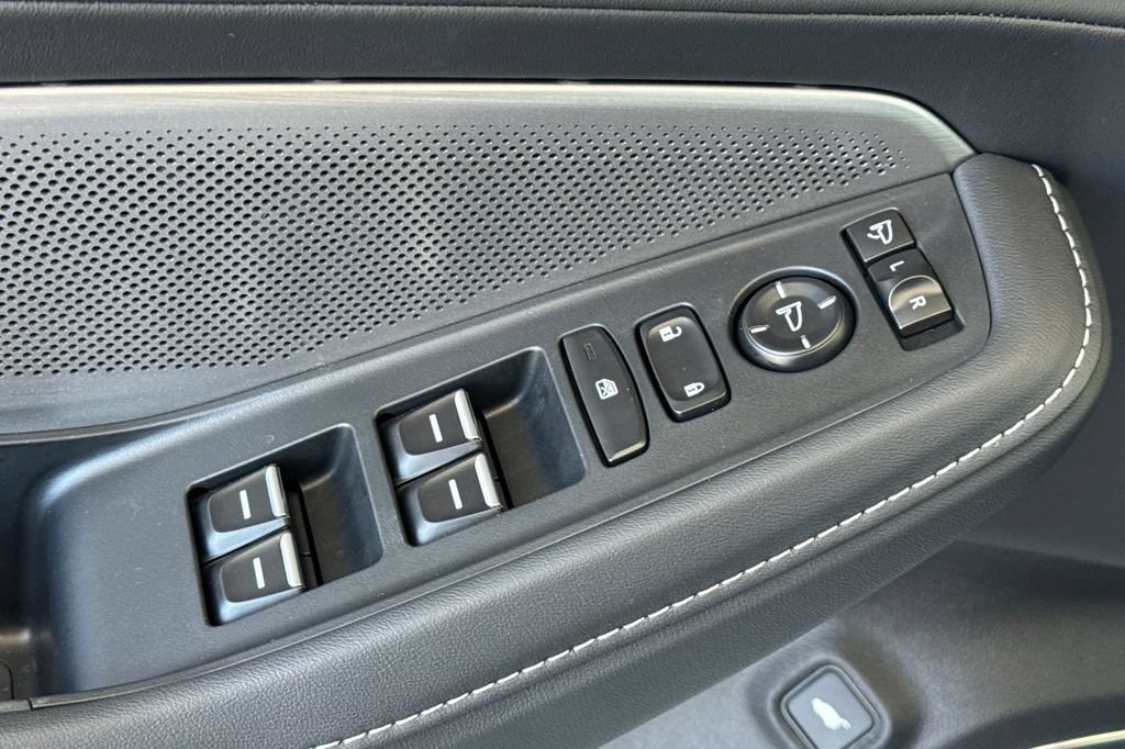Certified 2026 Acura MDX w/ Technology Package FWD image 16
