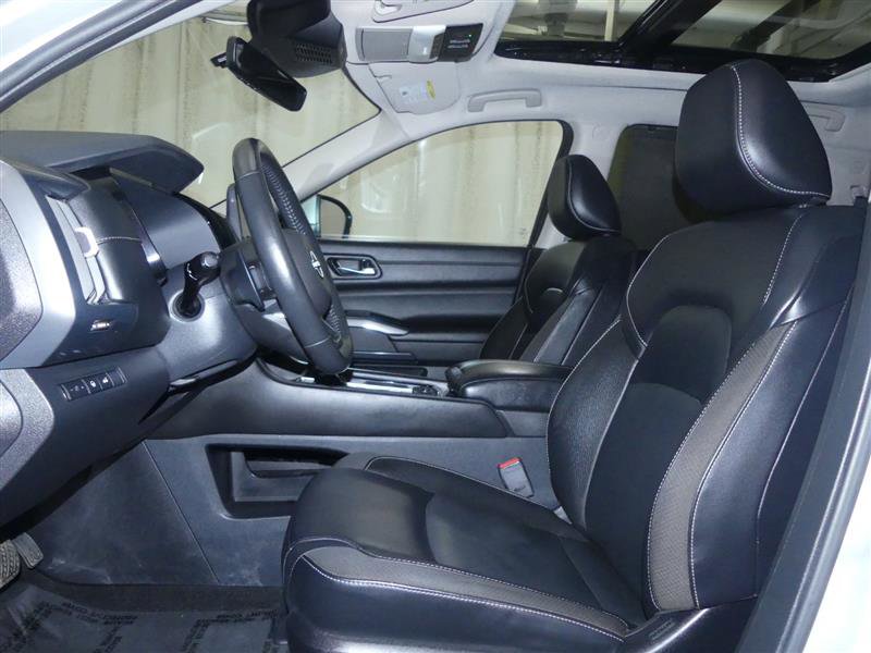 Used 2023 Nissan Pathfinder SL w/ SL Premium Package image 24