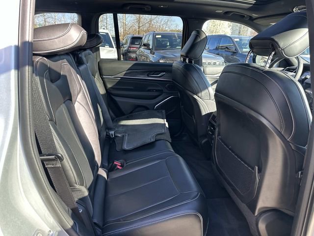 Used 2023 Jeep Grand Cherokee Overland image 12