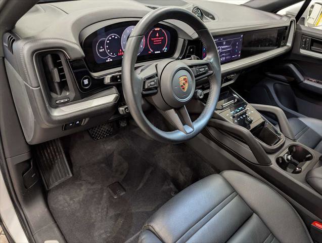 Used 2024 Porsche Cayenne Coupe image 9