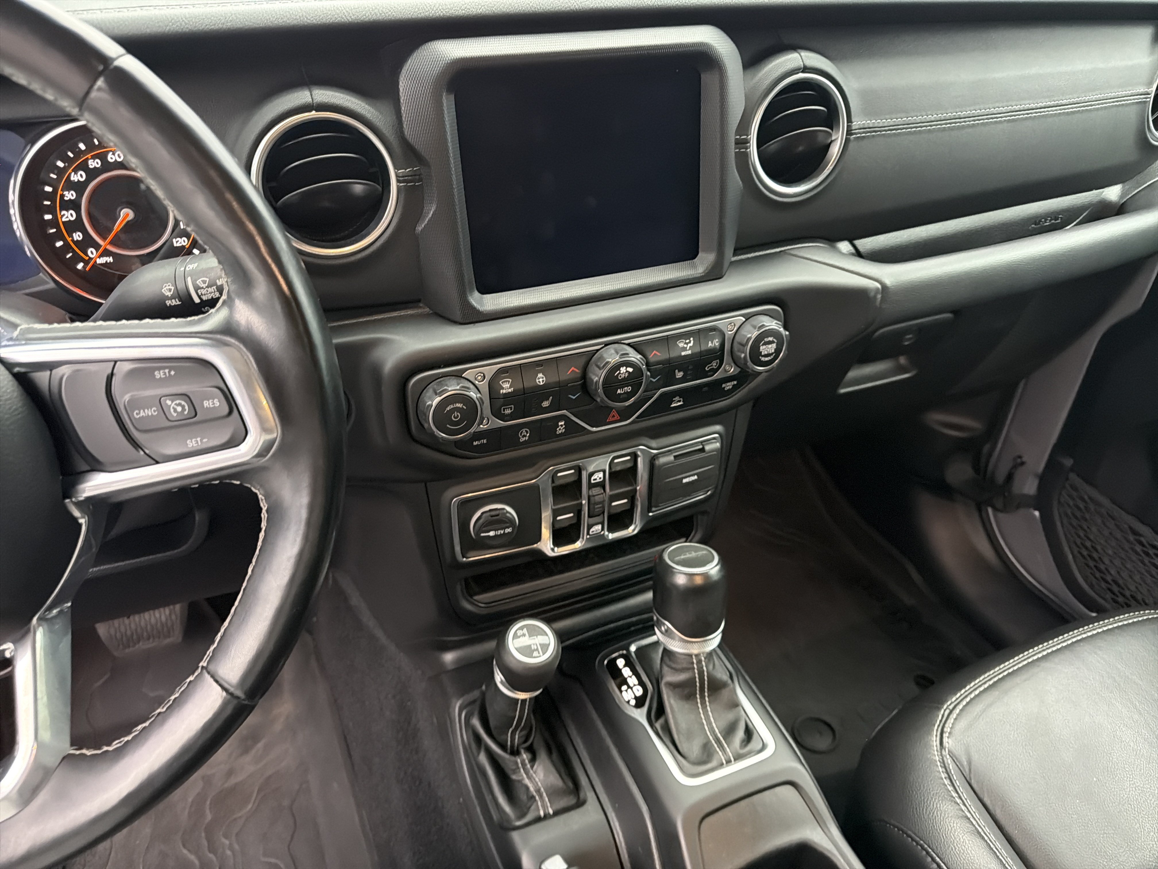 Used 2020 Jeep Gladiator Overland w/ Popular Equipment Package AWD/4WD image 18