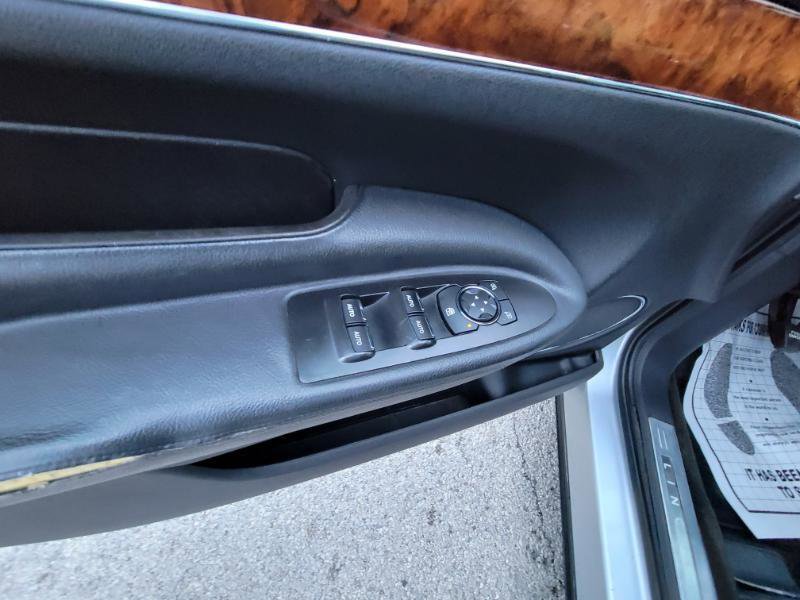 Used 2013 Lincoln MKT Limo AWD image 45