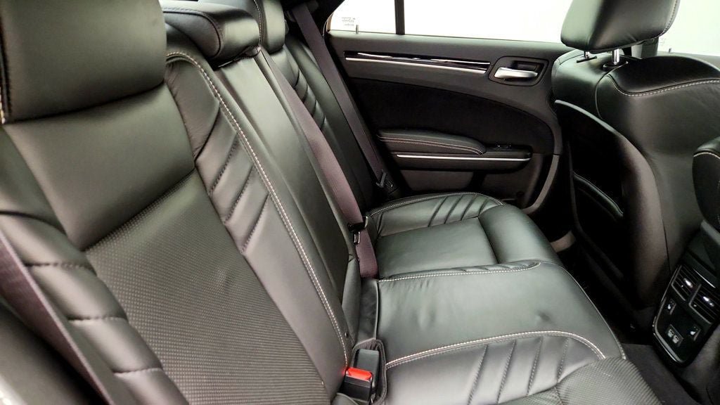 Used 2023 Chrysler 300 C RWD image 27