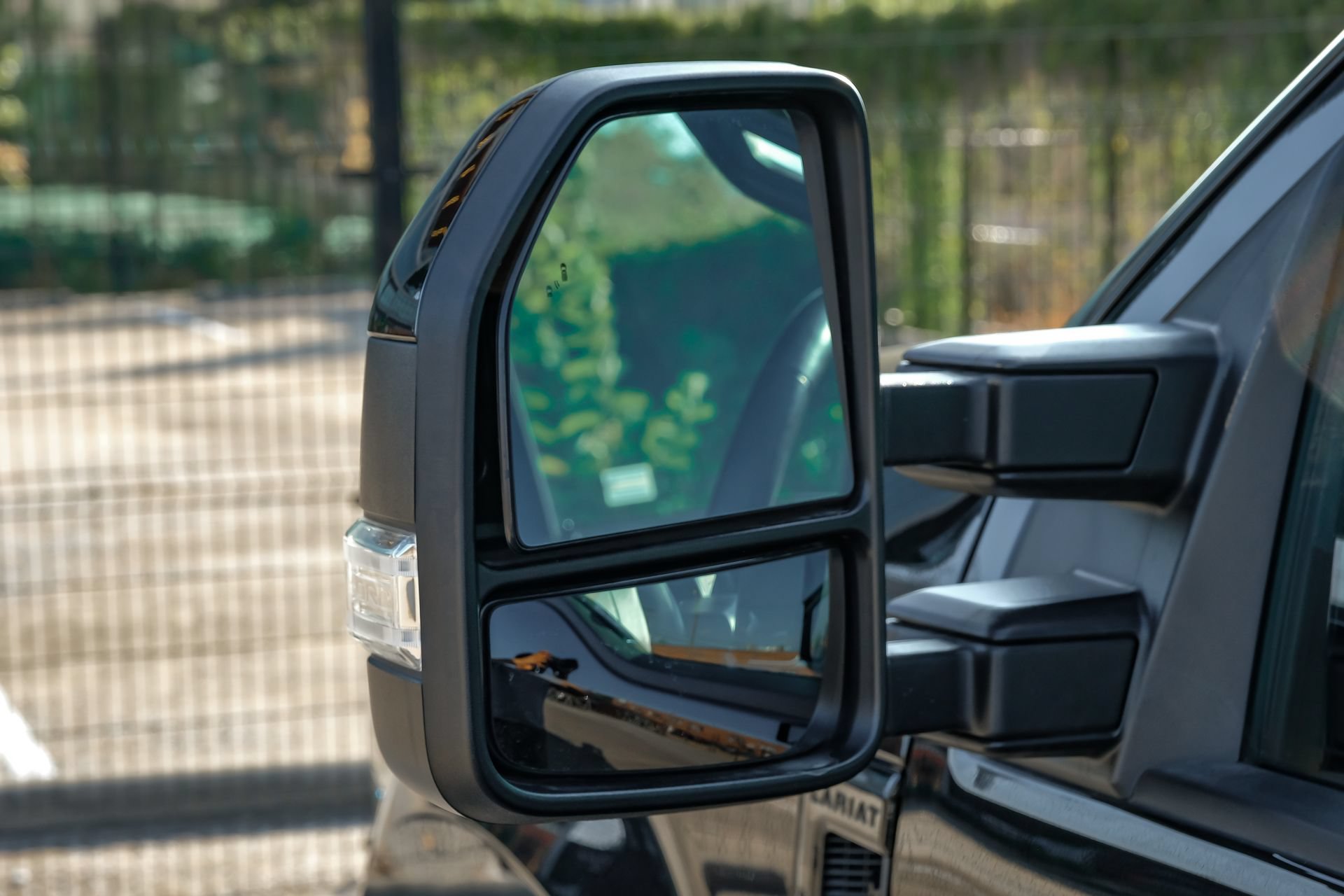 Used 2022 Ford F350 Lariat w/ Black Appearance Package AWD/4WD image 48