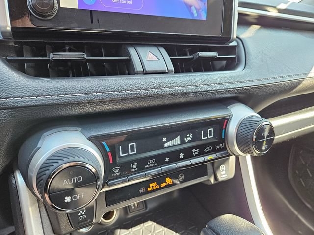 Used 2025 Toyota RAV4 XLE FWD image 29