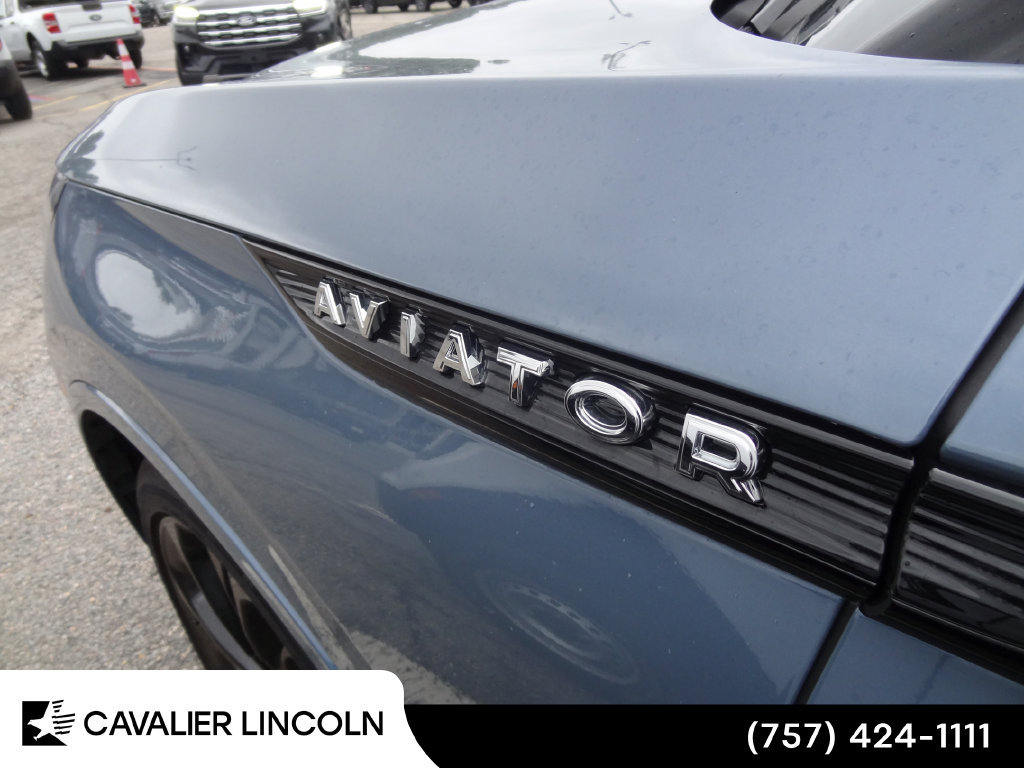 Used 2025 Lincoln Aviator Reserve w/ Equipment Group 201A AWD/4WD image 11