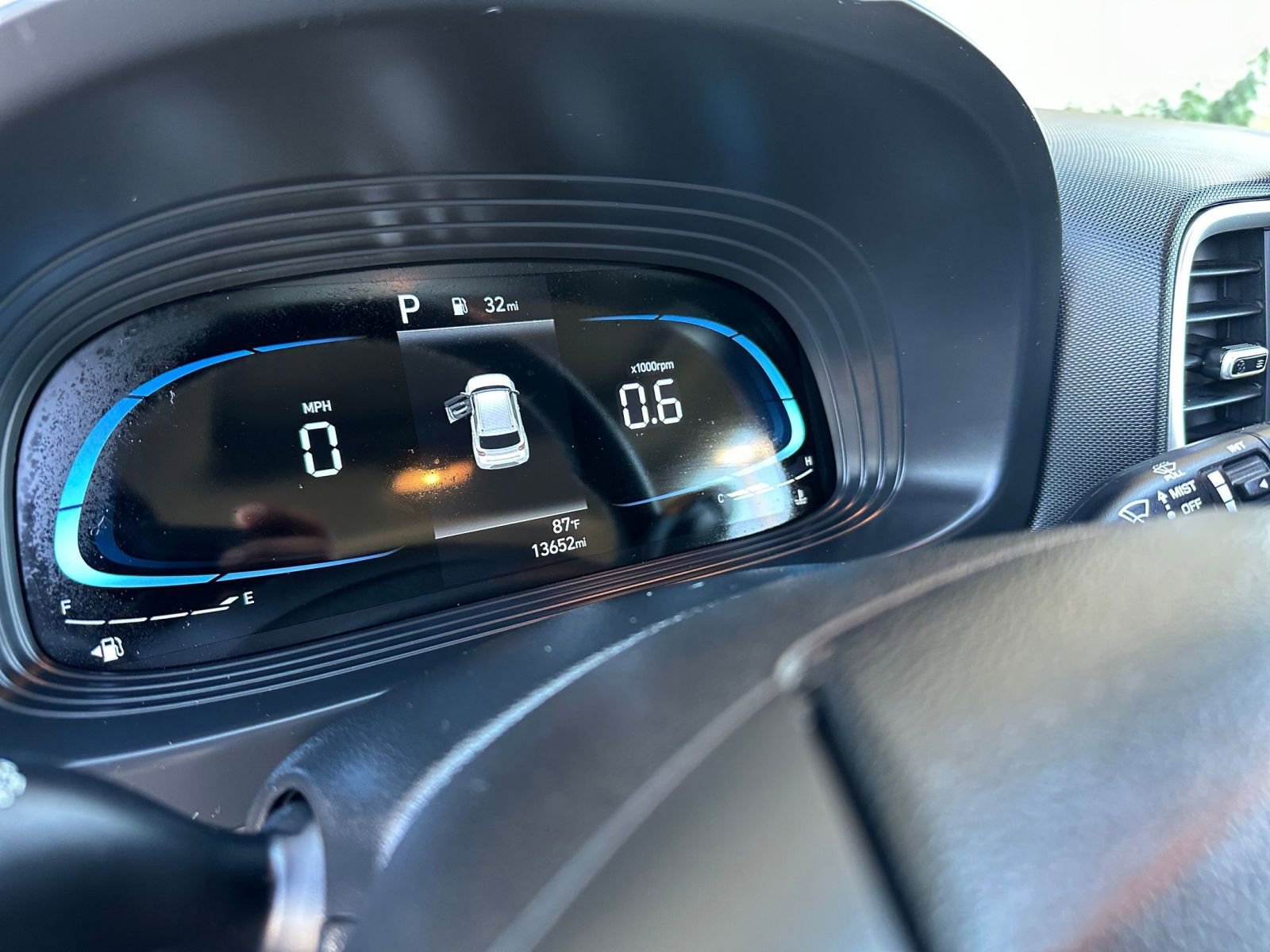 Used 2025 Hyundai Venue SEL image 41