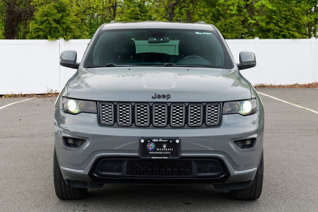 Used 2021 Jeep Grand Cherokee Laredo X AWD/4WD image 2