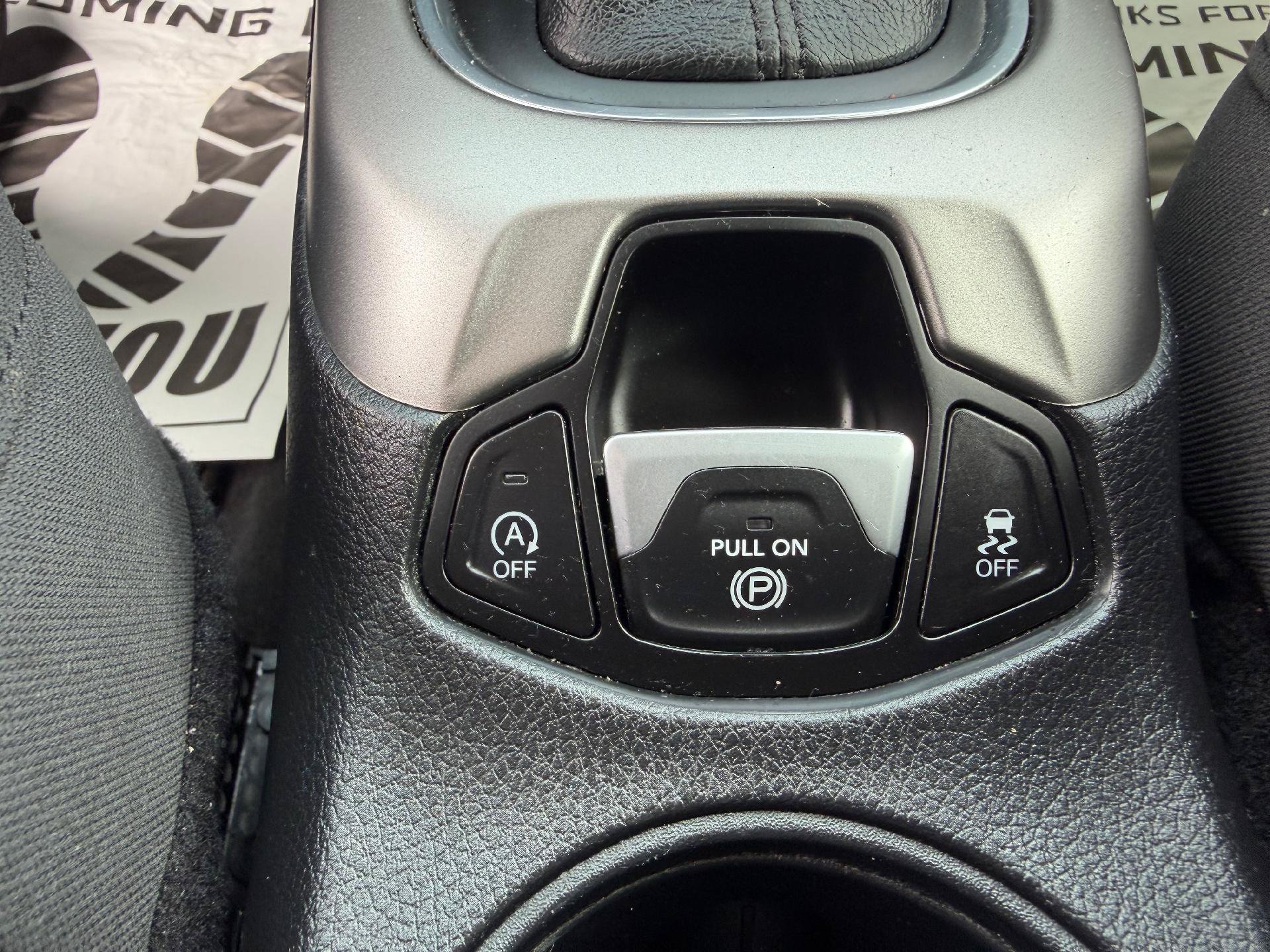 Used 2017 Jeep Compass Sport AWD/4WD image 28