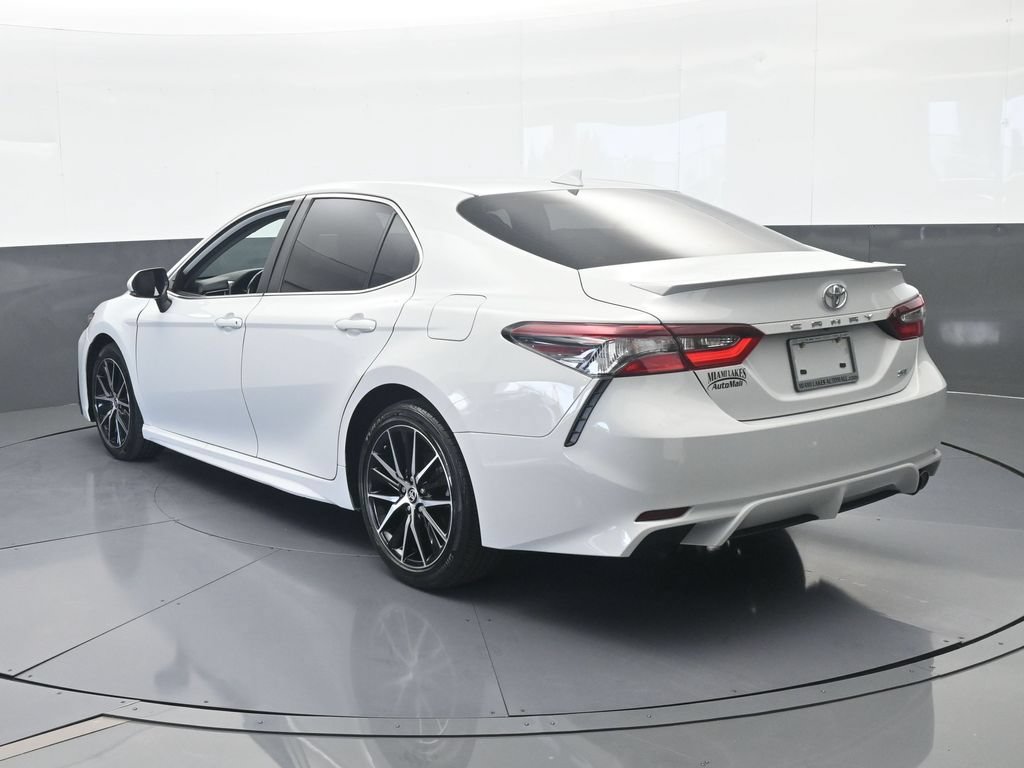 Used 2023 Toyota Camry SE FWD image 4