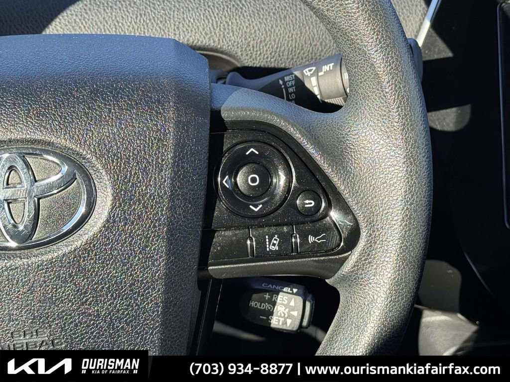 Used 2022 Toyota Prius LE image 25