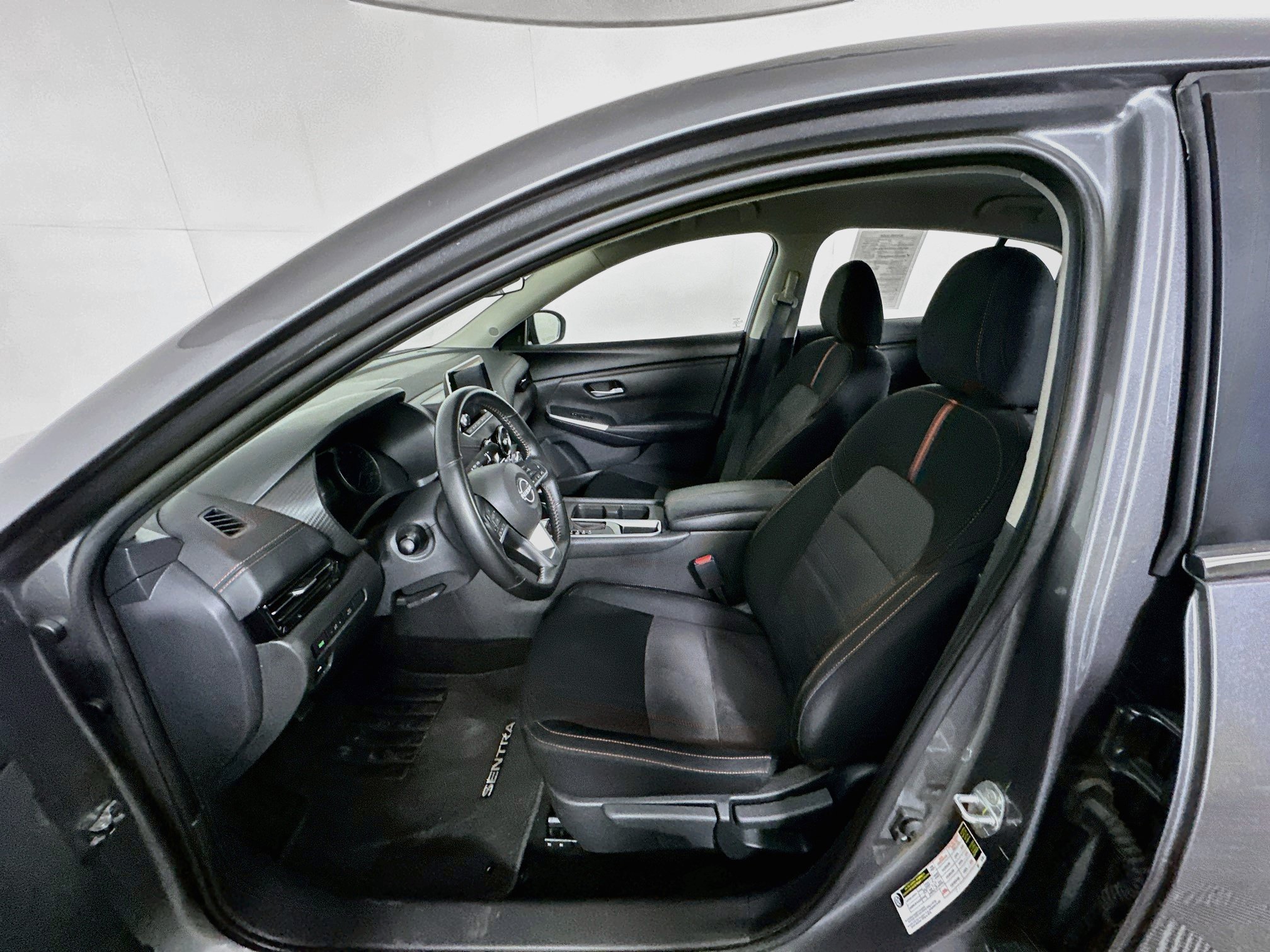 Used 2025 Nissan Sentra SR FWD image 13